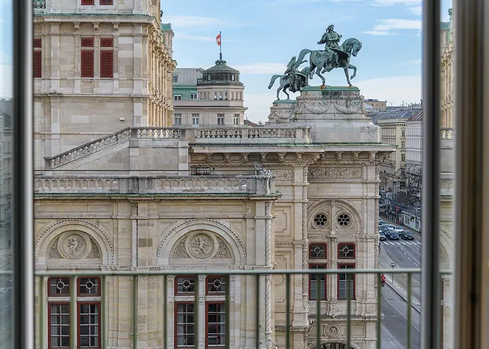 *Opera Luxury Apartment* 2Br